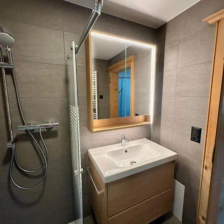 Wunderstay Alpine 3 Chic Location Apartman Klosters