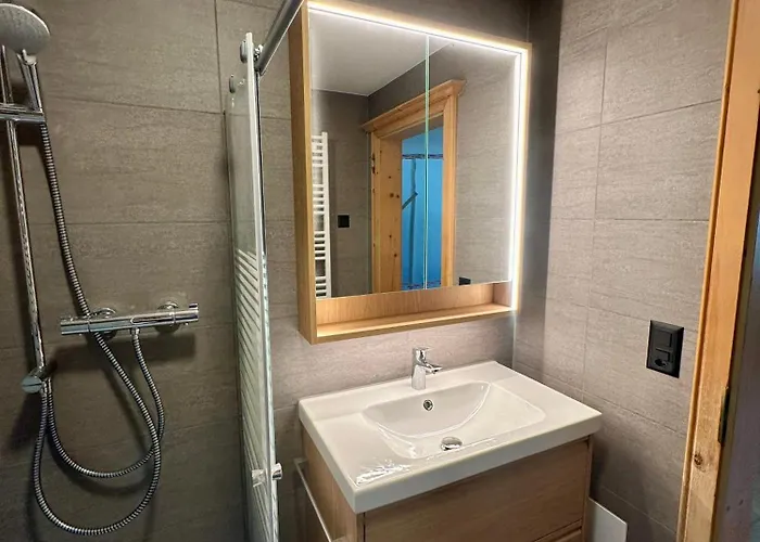 Wunderstay Alpine 3 Chic Location Apartamento Klosters